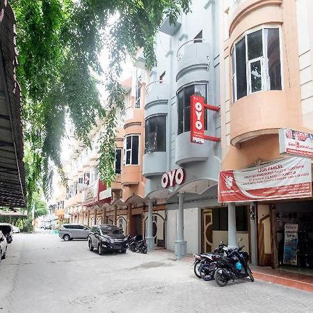 Oyo 835 Metropolitan Home Stay Медан Экстерьер фото