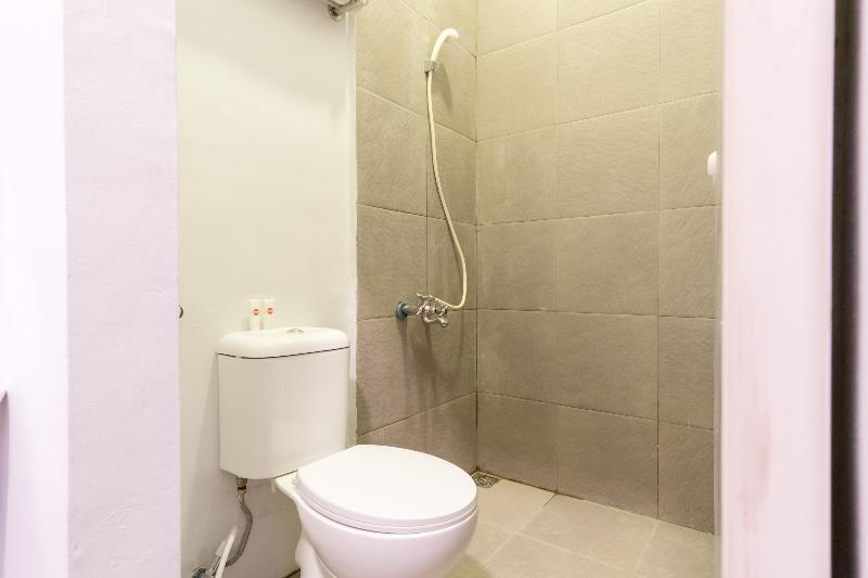 Oyo 835 Metropolitan Home Stay Медан Экстерьер фото