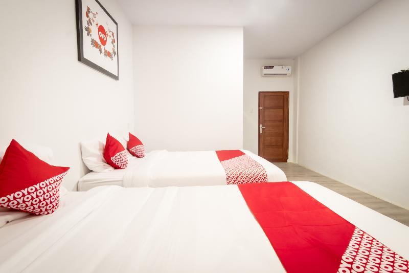 Oyo 835 Metropolitan Home Stay Медан Экстерьер фото