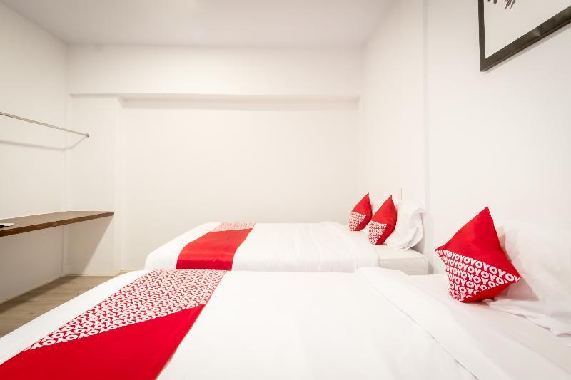 Oyo 835 Metropolitan Home Stay Медан Экстерьер фото